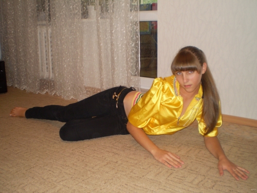 Amateur Babe's Explicit Uncensored XXX Photoshoot: Hot and Naughty Pics