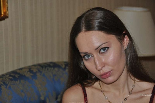 Hot Amateur Sex Pics: Naughty Girl Exposed in Explicit Photos
