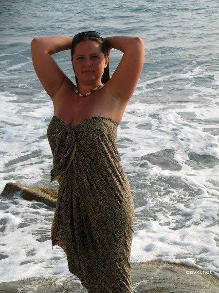 X-Rated Vacation Snaps: Explicit Amateur Erotic Holiday Photos