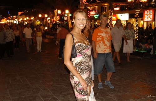 Explicit Nude Beach Exhibitionist - Amateur Naked Photo