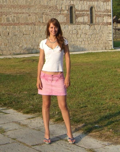 Amateur Girlfriend Erotica: Intimate and Explicit English Photos