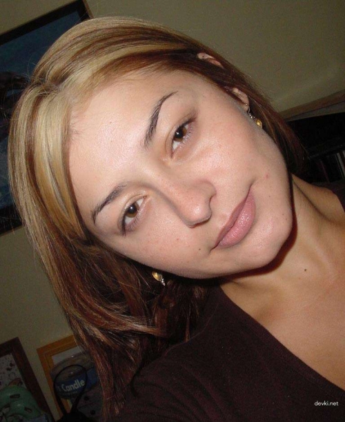Sizzling Hot Amateur Chick Bares All in Explicit Nude Selfies