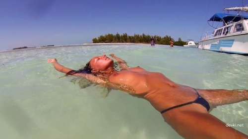 XXX Private Erotic Vacation Amateur Girl Photo - Explicit and Bold!