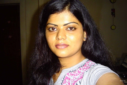 Uncensored Indian Amateur Nude Girl Exposed - Explicit Homemade Photo