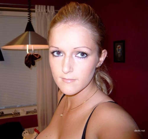Massive Boobs Amateur Babe Gets Rough Fucked in Hardcore Sex Pic
