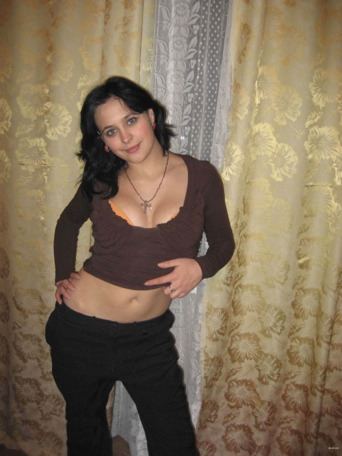 XXX Amateur Brunette Home Pics: Bold and Explicit Display for Adults Only