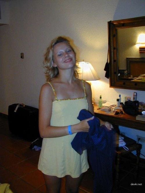 Amateur Wife Nude Photoshoot: Explicit and Raw XXX Content