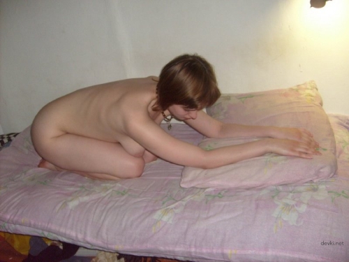 Amateur Girl Exposes Droopy Boobs: Uncensored Saggy Tits Showcased