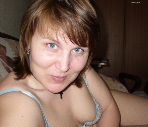 Hot Married Slut Posing Nude: Explicit Amateur XXX Photo