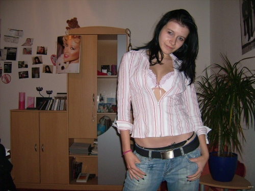 Explicit Teen Nudes: Private Erotic Amateur Girl Photos - Uncensored XXX Content