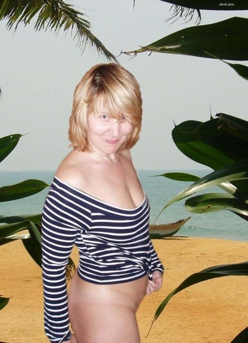Married Slut Amateur Photo: Bold Cheating Wife Exposed in Explicit English