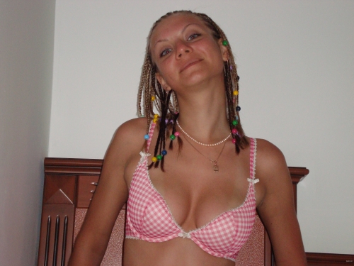 Hot Young Wife Amateur XXX Pics: Explicit English Porn Photos