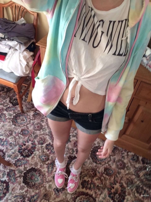 Russian Student's Explicit Nude Photoshoot - Bold Amateur Girl Poses Naked
