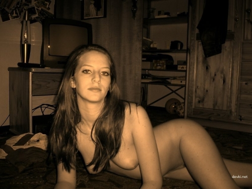 Amateur Girls XXX Compilation: Explicit English Porn Photos