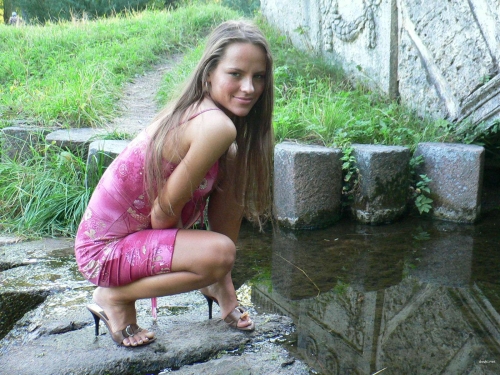 Seductive Amateur Legs: Stunning and Sexy Photos of Hot Legs Exposed