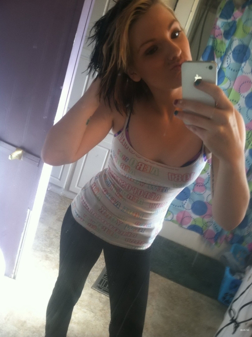 XXX Selfie: Uncensored Amateur Hot Pic - Explicit and Raw