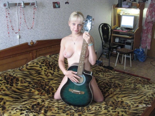Rural Girl Naked Bed Amateur Photo Shoot: Explicit Rural Nude Poses