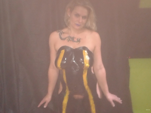 Sensual Amateur Body Art Photoshoot: Explicit and Bold Home Session
