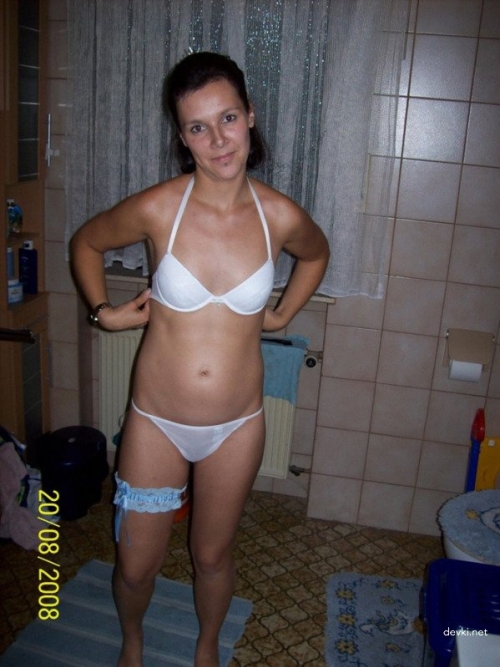 Raunchy Homemade Fuck: Pounding Girlfriend's Dripping Pussy