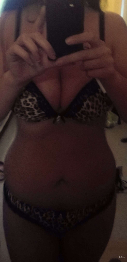 Uncensored Selfies: Amateur Phone Pics with Explicit Content - XXX Hot Pics
