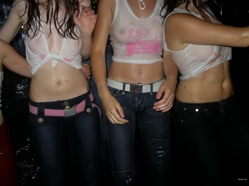 Hot Wet T-Shirt Contest: Amateur Girls - Explicit and Bold Photos