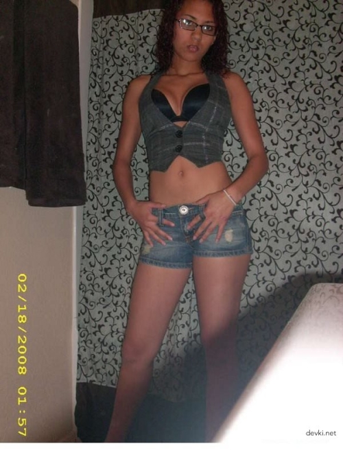 Explicit Homemade Pics of Hot Brunette Girlfriend - Amateur XXX Photos