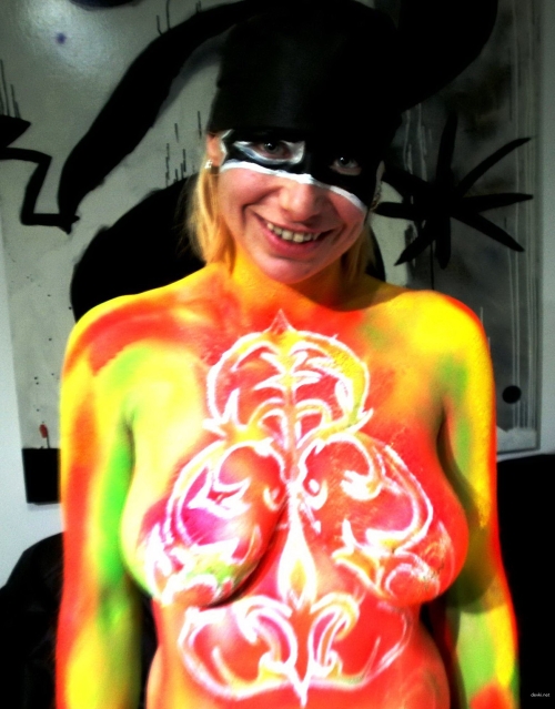 Sensual Amateur Body Art Photoshoot: Explicit and Bold Home Session