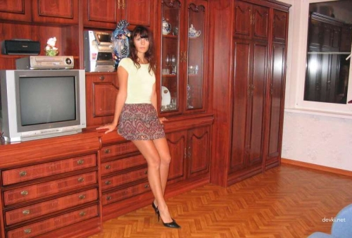 Sultry Tall Woman Amateur Nude Posing - Explicit Seductive Photo
