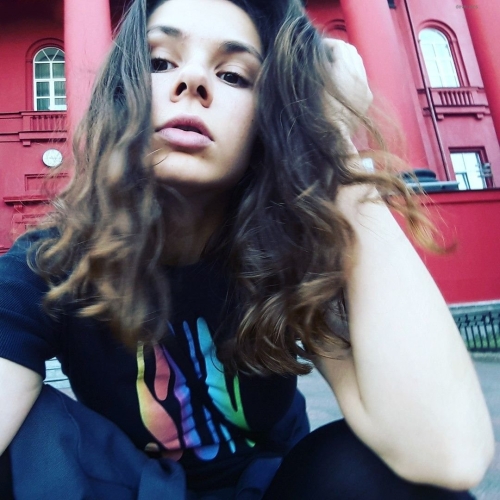 Amateur College Girl Poses Naked in Explicit Student Nude Photoshoot: English Coed Bares All