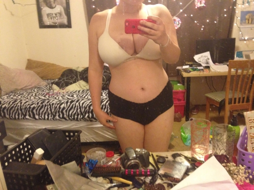 XXX Busty Amateur Girl Private Pics: Hot & Naughty Photos