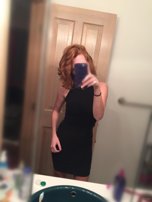 Seductive Selfie: Naughty Amateur Bares It All in Provocative Pose