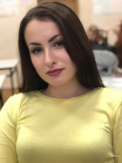 Hot Russian Amateur Babe Exposes Intimate Photos - Explicit and Sexy Content