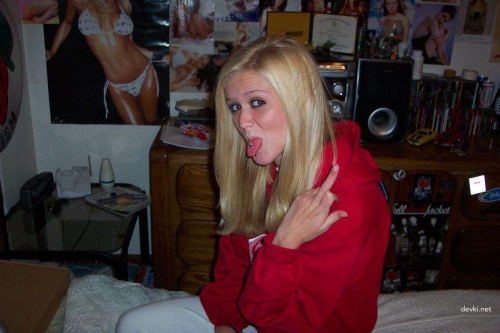 Skinny Student Erotica: Explicit Amateur Photos Exposed for Sensual English Thirst