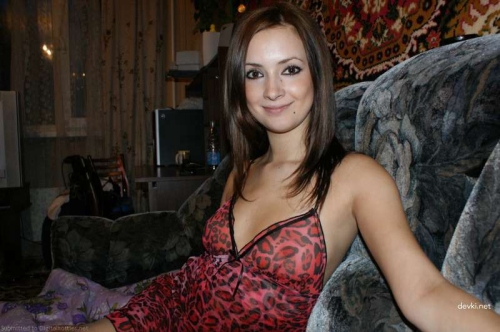 Uncensored College Girl Selfies: Explicit Amateur Student's Personal Photos