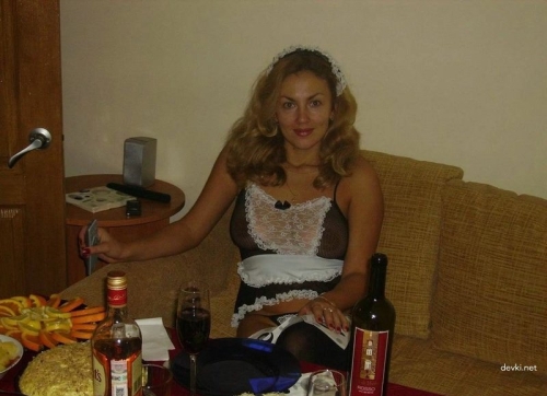 XXX MILF Aunt's Naughty Selfies: Intimate Amateur Photos for Adults