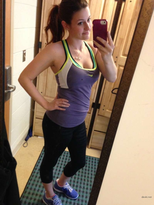 Explicit Topless Selfie: Sexy Amateur Girl Poses Boldly in Hot Photo