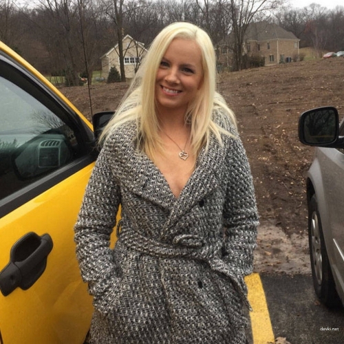 Sizzling Outdoor Strip Tease: Explicit Blonde Amateur Nude Photos