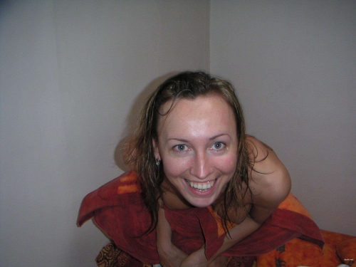 Uncensored Amateur Nude Woman in Intimate Setting: Explicit Private Photos