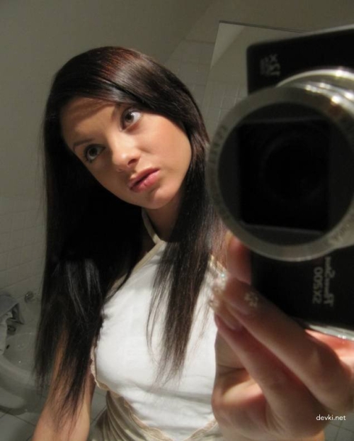 Intoxicated Club Girl's Explicit Amateur Photos - Wild Night Unleashed!