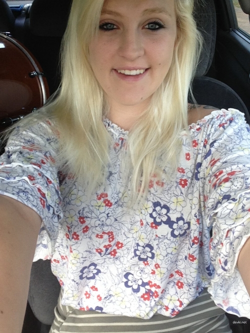 Blonde Bombshell's Naughty Selfie: Explicit Amateur Photo!