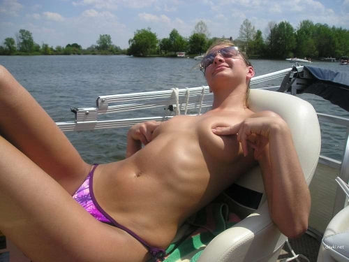 XXX Uncensored Collection: Hot Amateur Erotic Photos of Girls & Women - Explicit Content