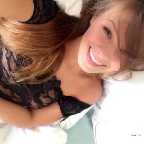 Sensual Amateur Girl's Private Erotic Photos - Explicit and Provocative
