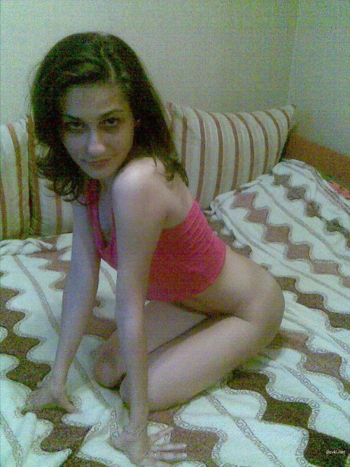 XXX Amateur Selfies: Uncensored Private Mobile Photos - Explicit and Raw