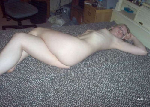 Explicit Student Nudes: Sexy Amateur Photos of Cute College Girl - Private Erotic Images