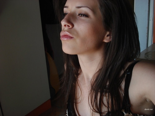 Explicit Slim Girl Amateur Photo Shoot: Erotic Content with Explicit Nudity