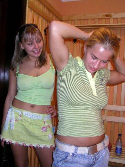 Hot Naked Girls in Steam Room: Uncensored Amateur Pics Collection