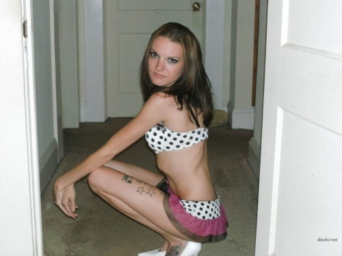 Explicit Naked Tattooed Girl Spreads Legs - Amateur XXX Photo