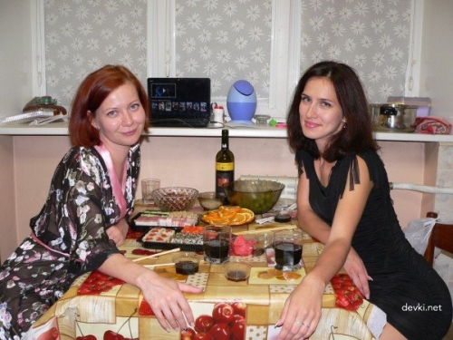 Explicit Solo Play: Amateur Women Enjoying Naughty Fun Without Men