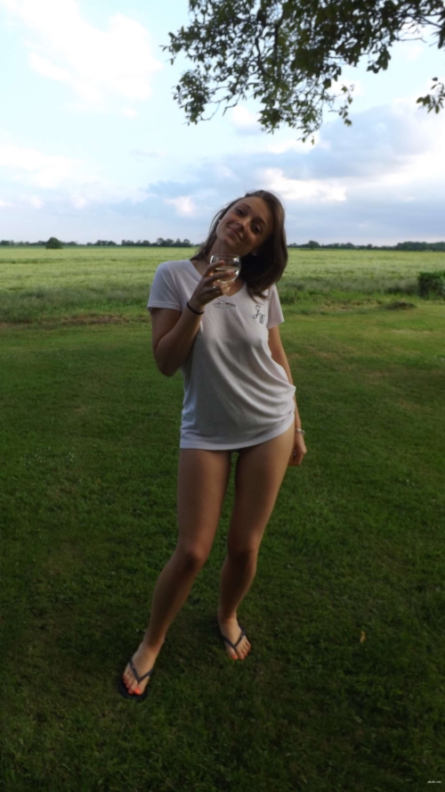 Raw Amateur Nude Vacation Erotica: Explicit Sensual Photos
