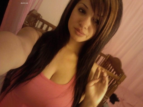 XXX Busty Amateur Beauty: Private Explicit Photo of Busty Girl